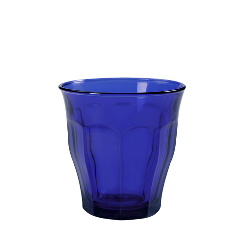 Duralex Le Picardie. A sapphire blue short glass tumbler with beveled edges. Un tumbler court en verre bleu saphir avec des bords biseautés