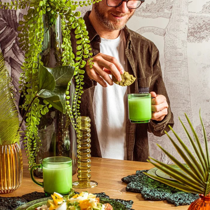 Duralex Lys. The green glass mugs. Les tasses en verre vert.