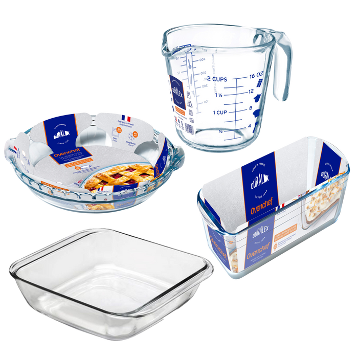 Duralex Ovenchef. Clear Glass Bakeware Set with Square Casserole Dish, Rectangular Casserole Dish, Round Pie Dish, and .05L Measuring Cup. L'ensemble de vaisselle de cuisson en verre transparent avec un plat à gratin carré, un plat à gratin rectangulaire, un plat à tarte rond et une tasse à mesurer de 0,05 L.