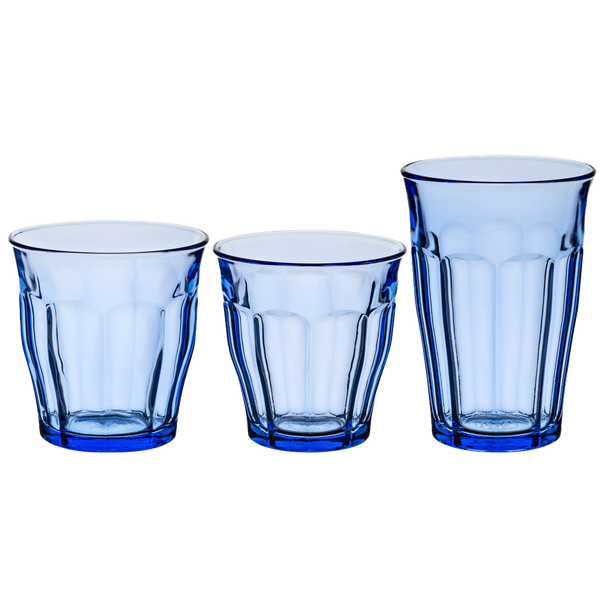 Duralex Le Picardie. Marine Blue Glass Tumblers in Small Medium and Large. Les verres en verre bleu marine de petite taille, taille moyenne et grande taille.