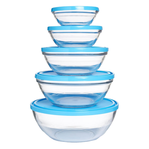 Duralex Freshbox. Five Clear Glass Bowls with Blue Lids. Cinq bols en verre transparent avec des couvercles bleus.