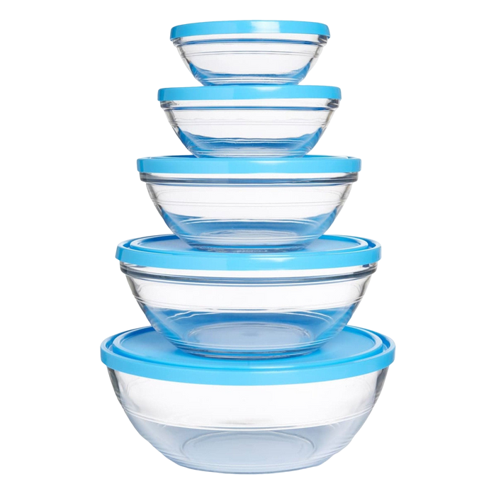 Duralex Freshbox. Five Clear Glass Bowls with Blue Lids. Cinq bols en verre transparent avec des couvercles bleus.